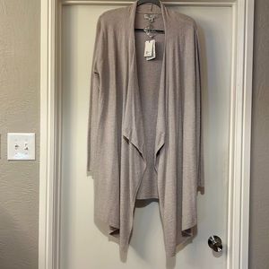 Barefoot Dreams NWT Size 1X Silver Bamboo Chic Lite Calypso Wrap